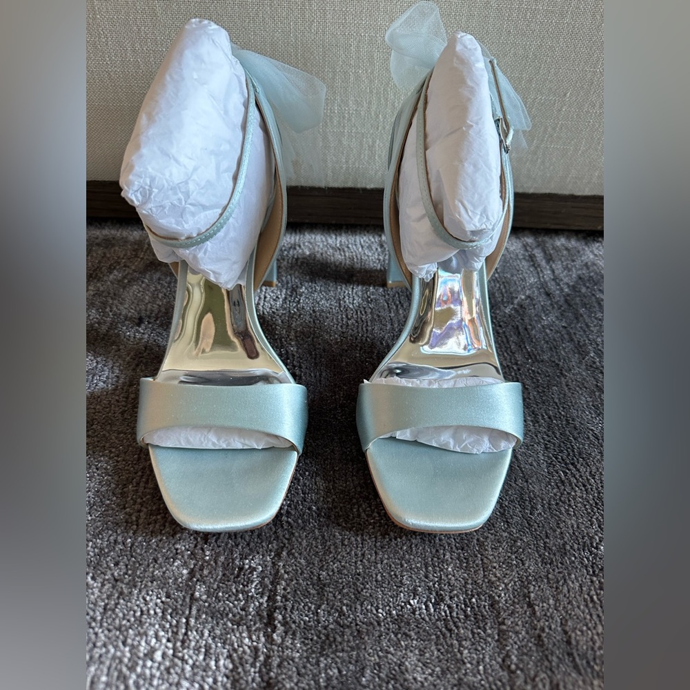 Badgley Mischka Women's Kim Ankle Strap High Heel Sandals